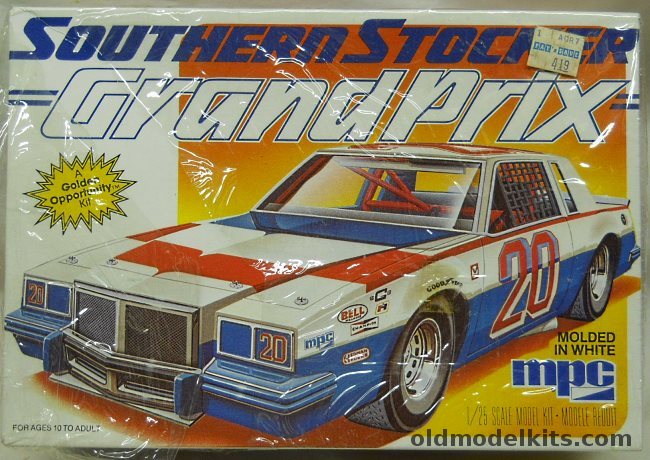 MPC 1/25 Pontiac Grand Prix Southern Stocker Race Car, 1-0846 plastic model kit